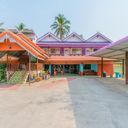 Oyo 712 Baandin Resort Phetchaburi Luaran gambar